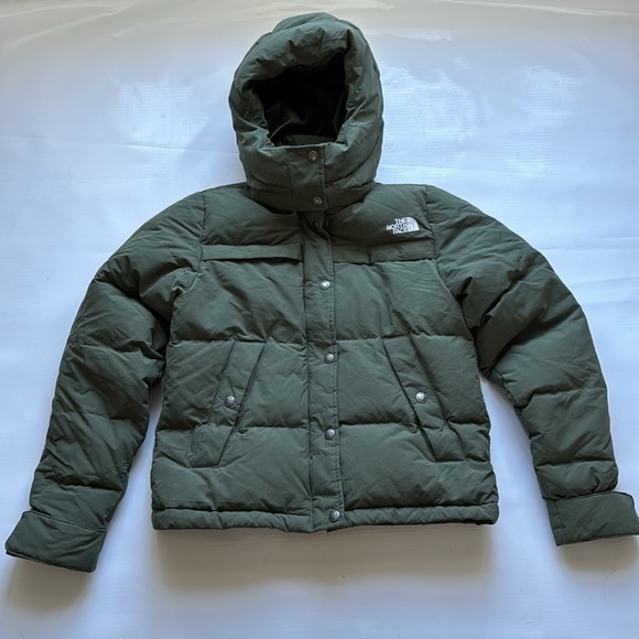 The North Face Women's Forester Down Jacket in Military Olive Green Size S/P - Picture 1 of 16